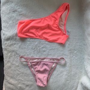Pretty pink bikini set